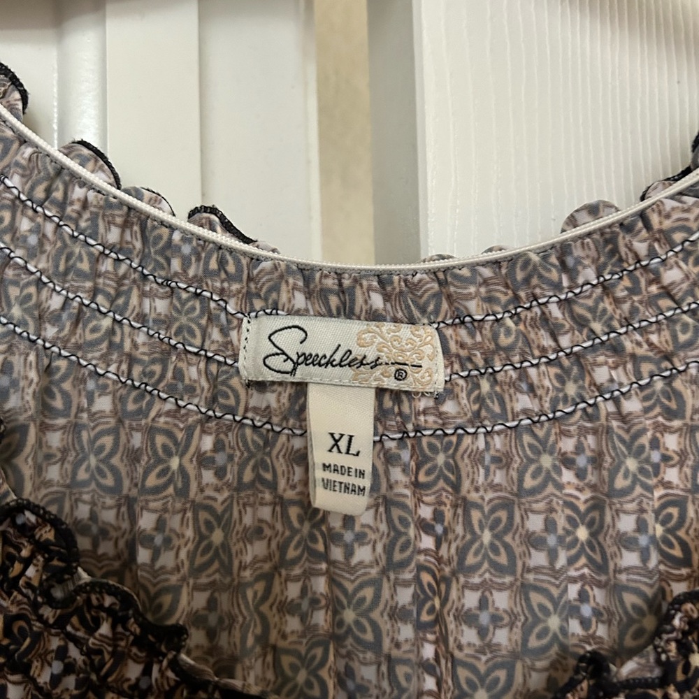 Blouse - Picture 2 of 2